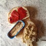 Panino ai peperoni, sgombri e melanzane
