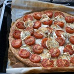 Torta con pomodori e chèvre